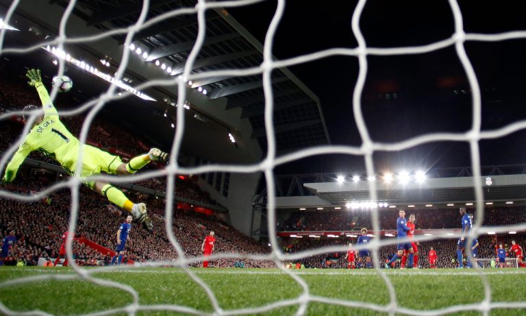 Liverpool-Manchester United 0-0: Lallana prova ad accendere la luce, De Gea la spegne