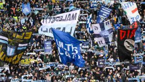 Tifosi Lazio allo stadio