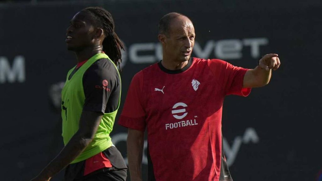 Leao-Allegri, è ROTTURA TOTALE: il video nascosto a Milanello non lascia dubbi | Sono volati calci