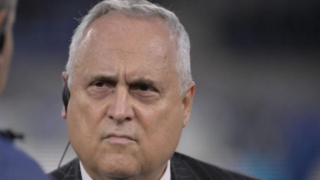Signor Lotito, deve venire in caserma: denuncia gravissima | Rischia addirittura la galera