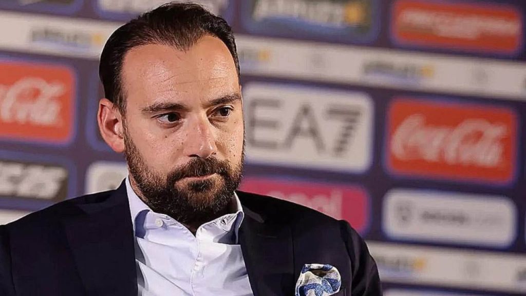 ULTIM’ORA NAPOLI: alla fine paga Manna | De Laurentiis riporta a casa il vecchio DS