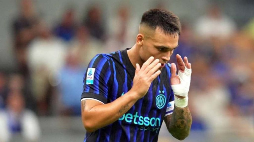 Zanetti piomba alla Pinetina, tolta la fascia a Lautaro | Fa la fine di Icardi: ecco il nuovo capitano