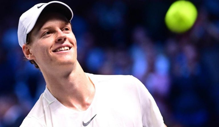 Sinner fa impazzire i tifosi