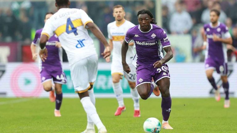 Fiorentina-Lecce sotto indagine: un calciatore si è fatto ammonire di proposito | Ondata anomala di scommesse